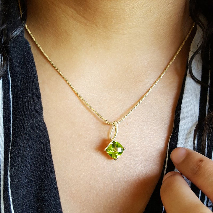 Arizona Peridot Gold Jewelry Sleek Cushion Cut Peridot Pendant