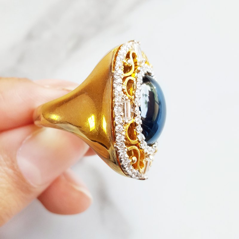 Luxury by Rene Hernandez Cabochon Sapphire Ring