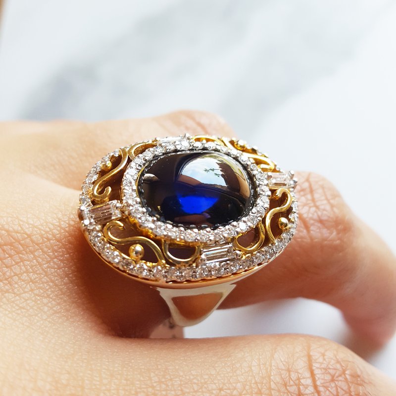 Luxury by Rene Hernandez Cabochon Sapphire Ring