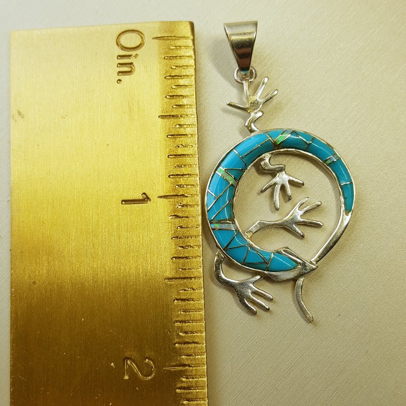 Arizona Turquoise and Inlaid Jewelry Circle Gecko Pendant