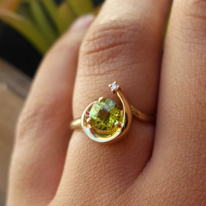 Arizona Peridot Gold Jewelry Shooting Star Ring