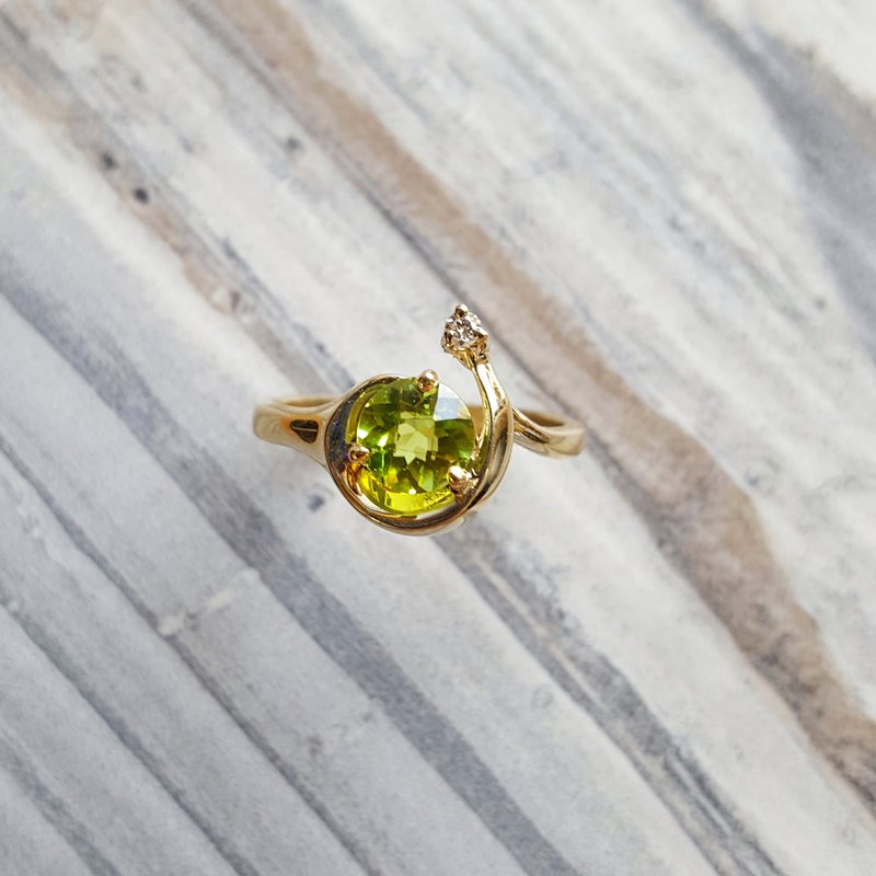 Arizona Peridot Gold Jewelry Shooting Star Ring