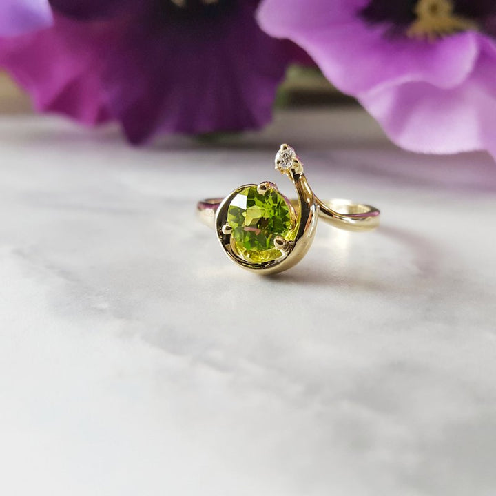 Arizona Peridot Gold Jewelry Shooting Star Ring