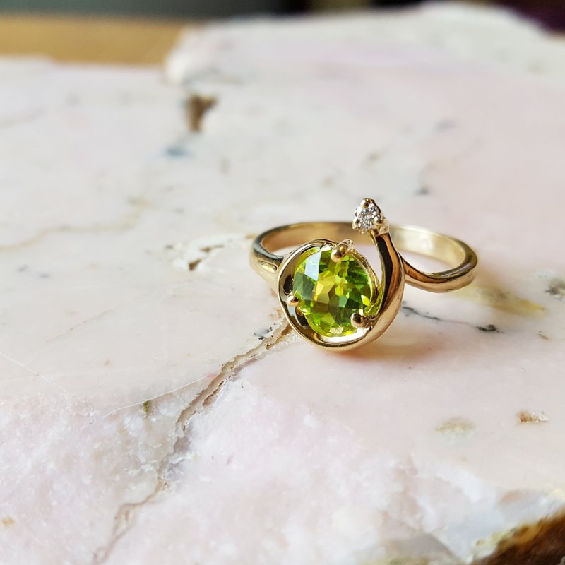 Arizona Peridot Gold Jewelry Shooting Star Ring
