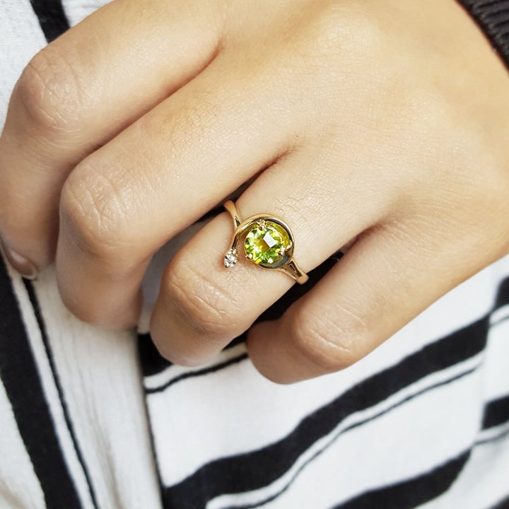 Arizona Peridot Gold Jewelry Shooting Star Ring