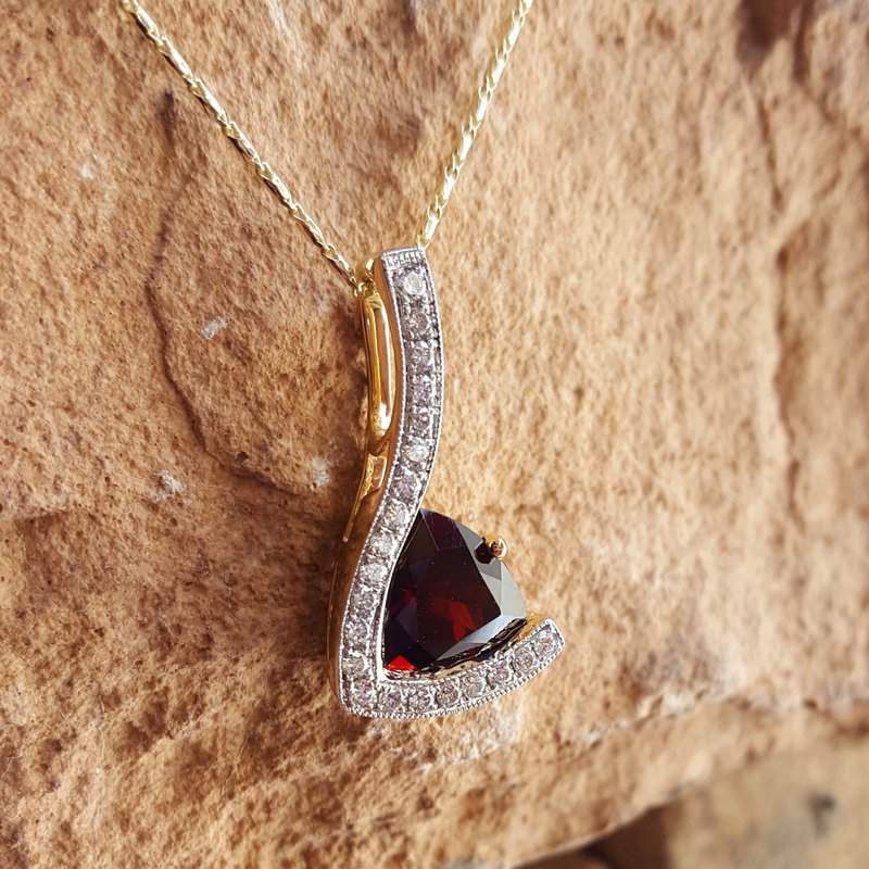 Arizona Anthill Garnet Gold Jewelry Trillion Pendant