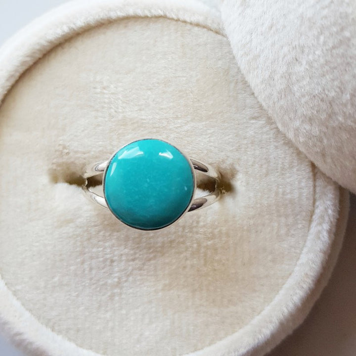 Arizona Turquoise and Inlaid Jewelry Hopi Tribe Fox Turquoise Ring 2412697