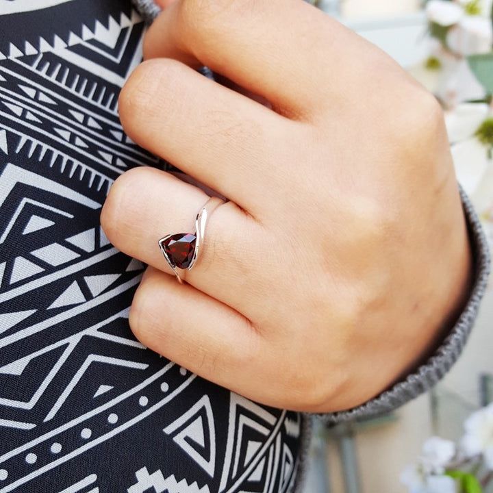 Arizona Anthill Garnet Gold Jewelry Bypass Half Bezel Ring
