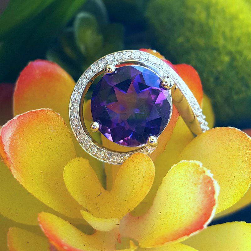 Arizona Amethyst Gold Jewelry Round Swirl Ring