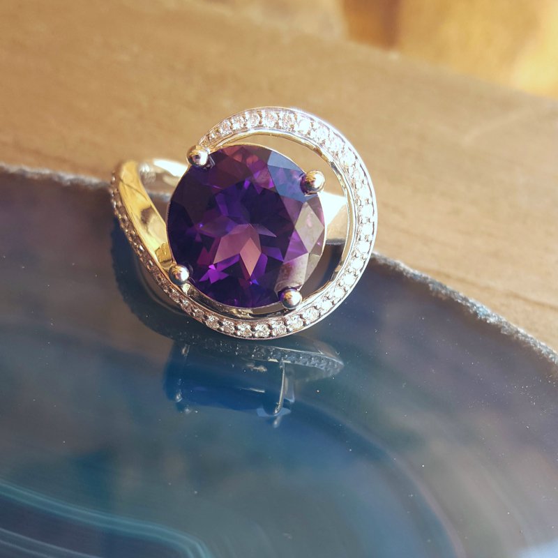 Arizona Amethyst Gold Jewelry Round Swirl Ring