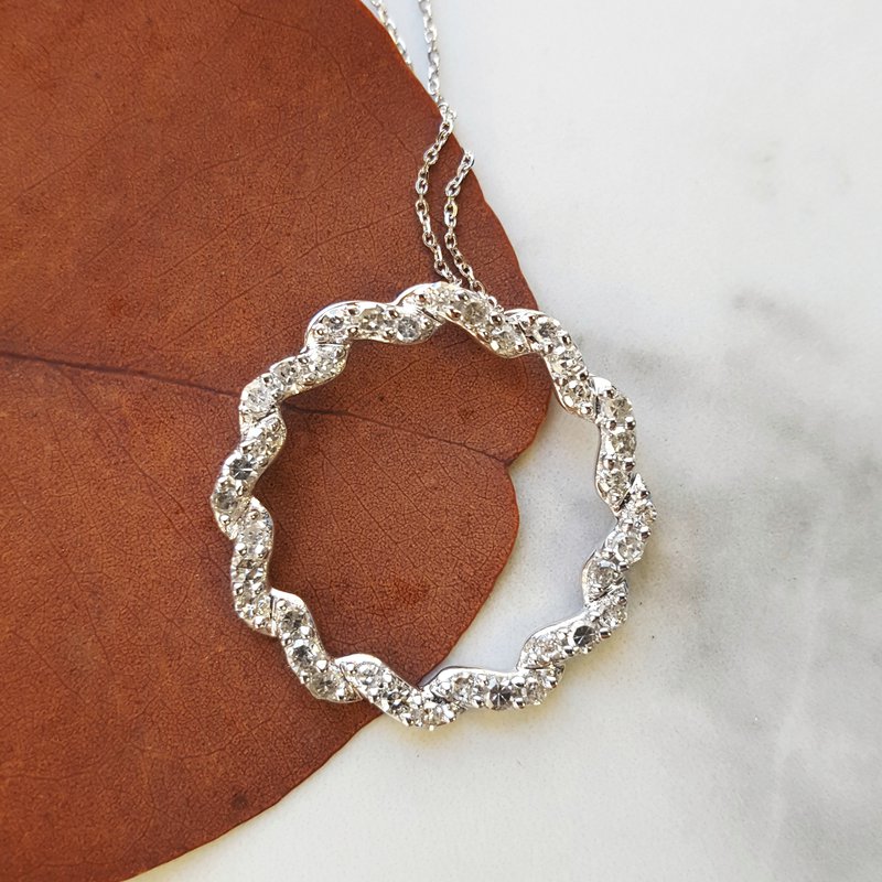 Gems One Twisted Open Circle Diamond Pendant